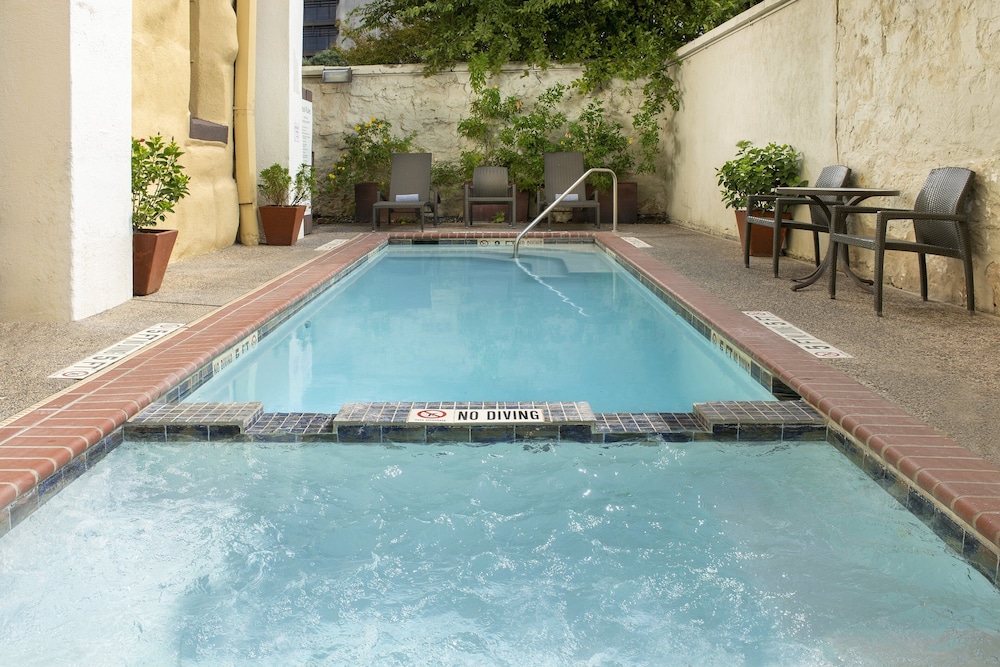 Holiday Inn Express San Antonio N Riverwalk Area by IHG - photo 16