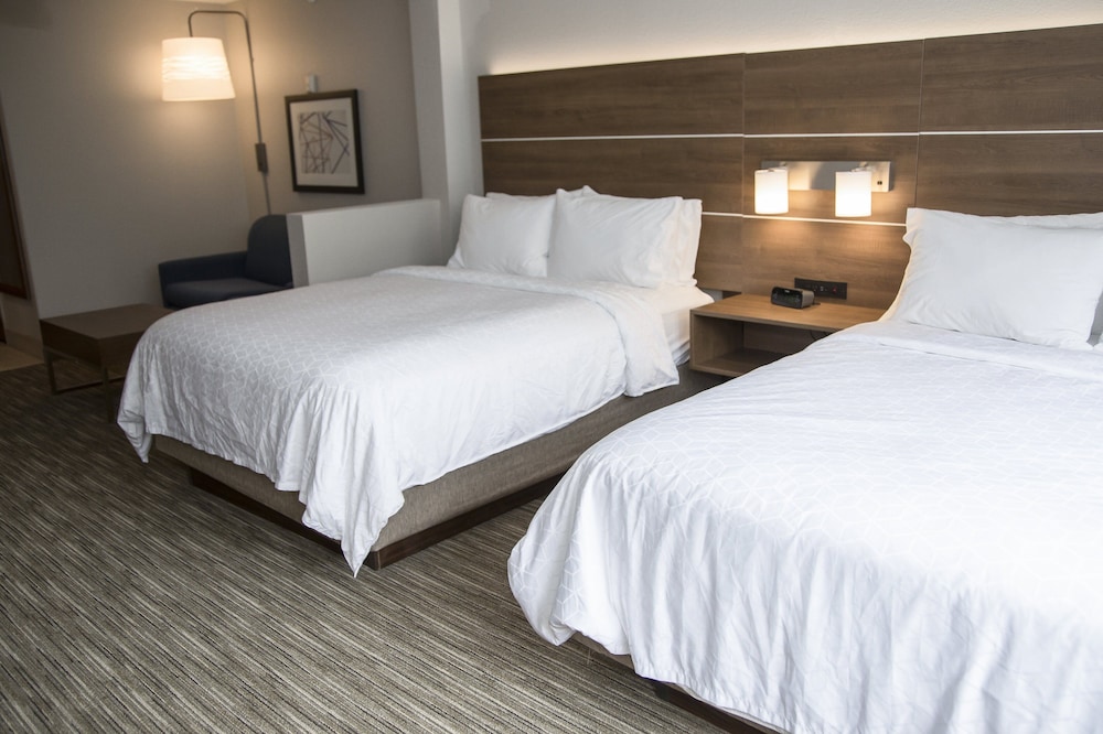 Holiday Inn Express & Suites Colorado Springs North by IHG - photo 32