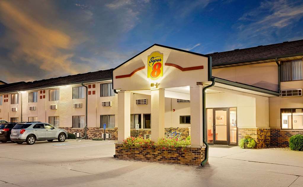 Super 8 by Wyndham St. James - photo 2