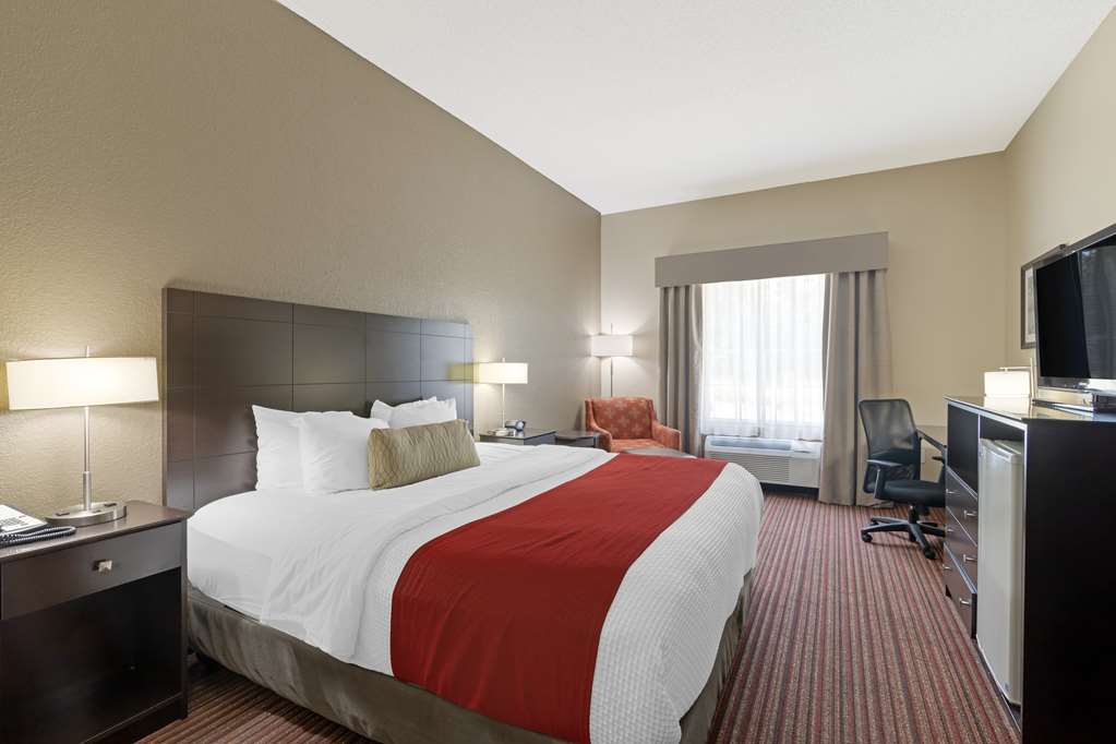 Best Western Plus Bradbury Inn & Suites - photo 24