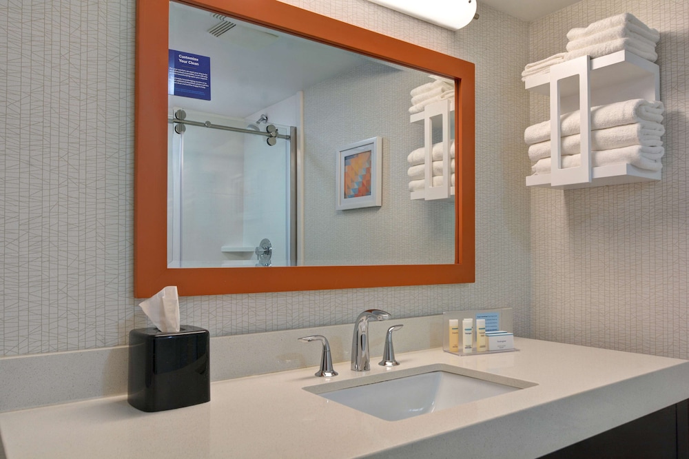 Hampton Inn Greenwood - photo 35