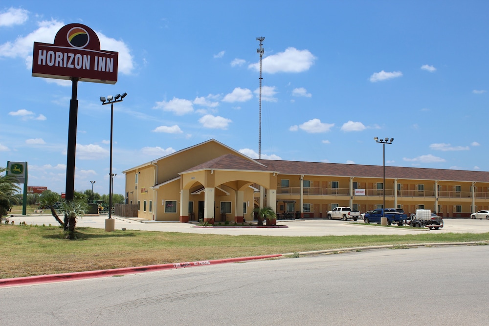 Horizon Inn & Suites Pearsall - photo 27