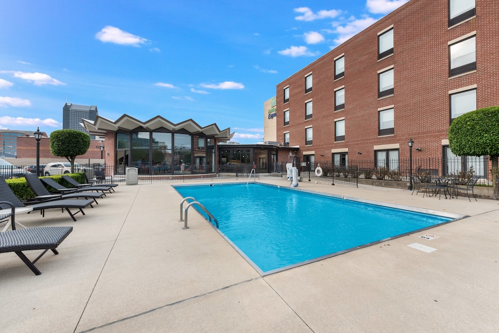 Holiday Inn Express Columbus Downtown by IHG - photo 31