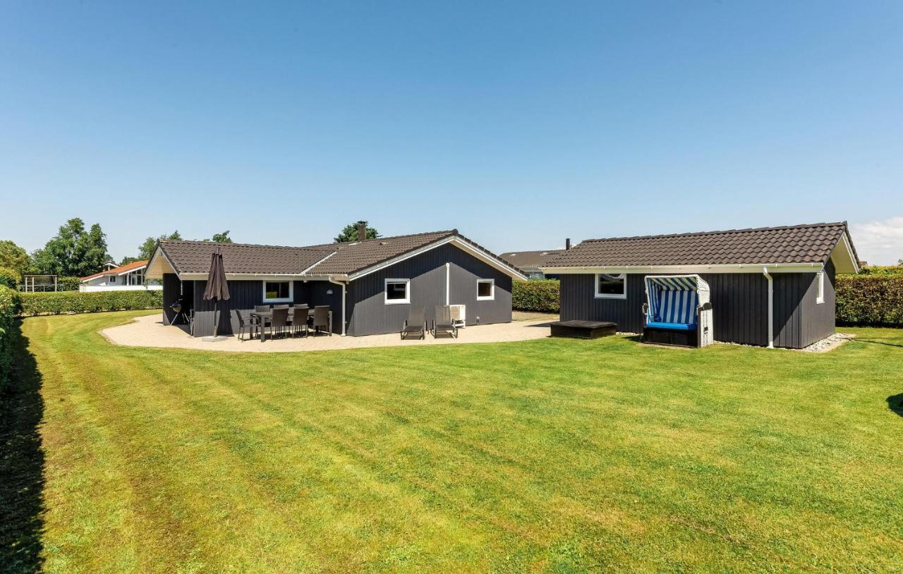 Holiday Home Råde Strandpark Haderslev Xii — 5-Star Luxury Hotel in Haderslev, Denmark