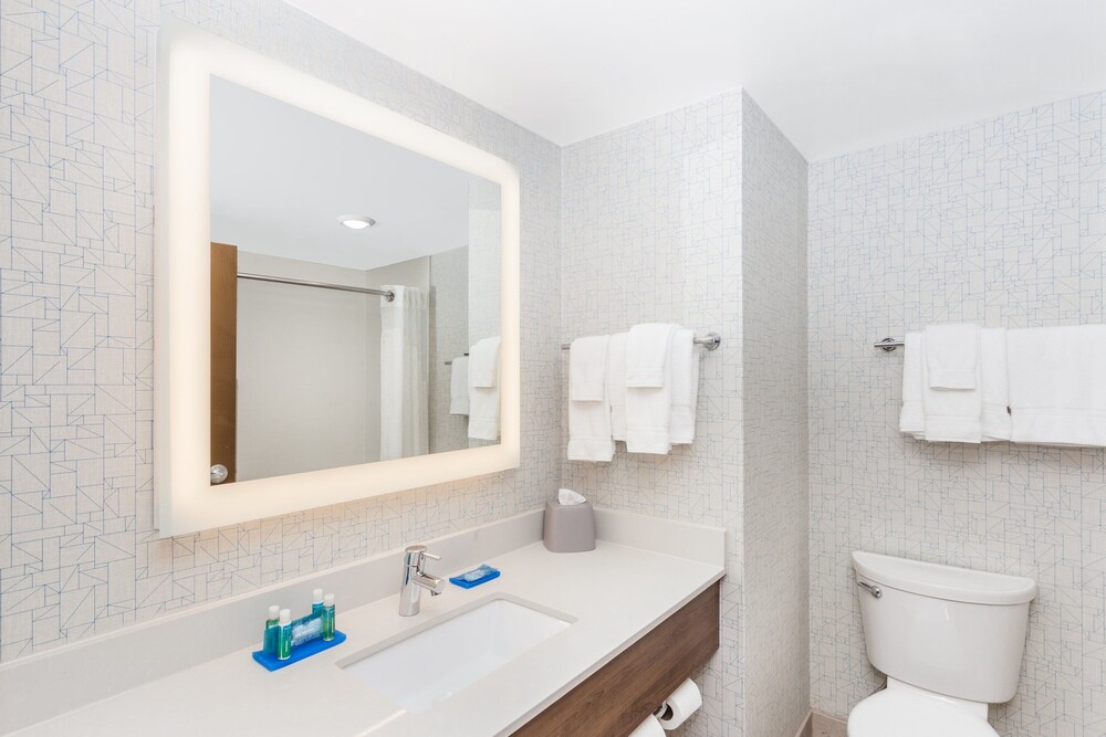 Holiday Inn Express Hotel & Suites Providence Woonsocket by IHG - photo 13