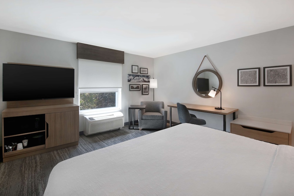 Hampton Inn Anderson Alliance Business Park - photo 29