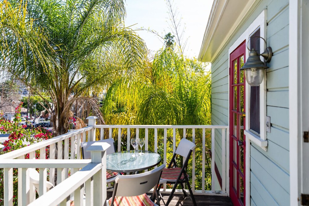 Hollywood Hills Suites - photo 29