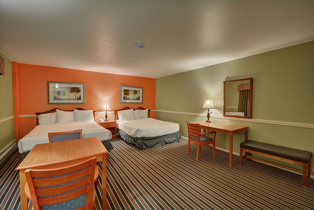 Colonial Motel And Spa - photo 12