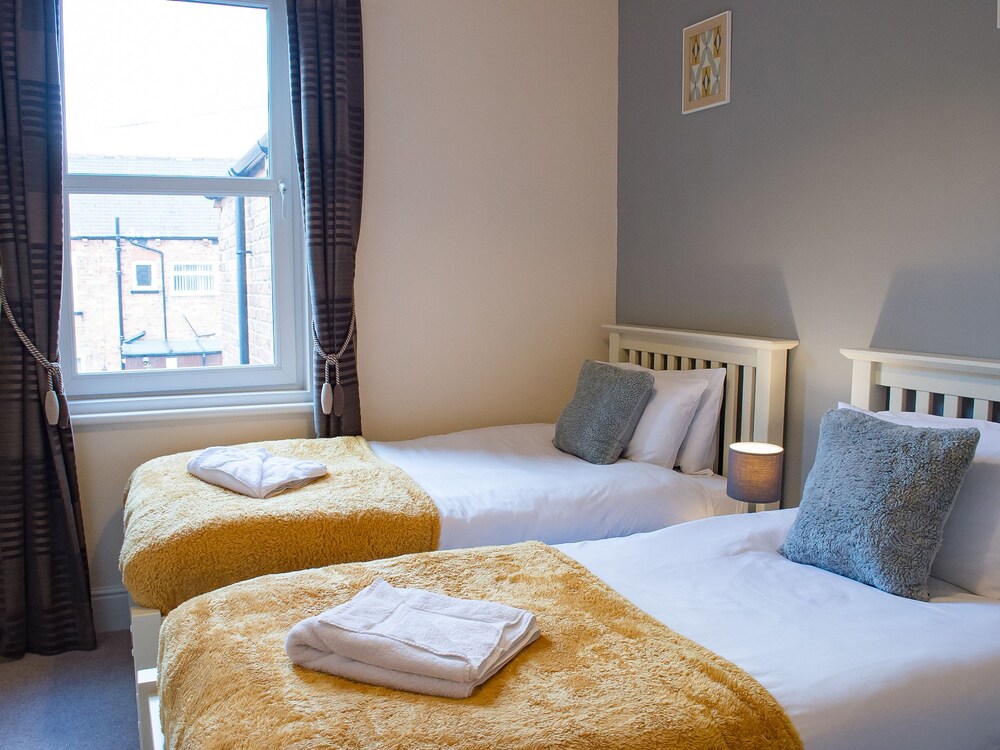 Mayville Lodge Scarborough Townhouse — 5-Star Luxury Hotel in Scarborough, United Kingdom