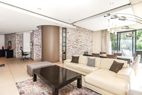 Old House Lane Melrose Boulevard — 4-Star Luxury Hotel in Johannesburg, South Africa