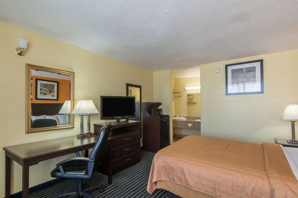 Motel 6 Liberal KS - photo 14