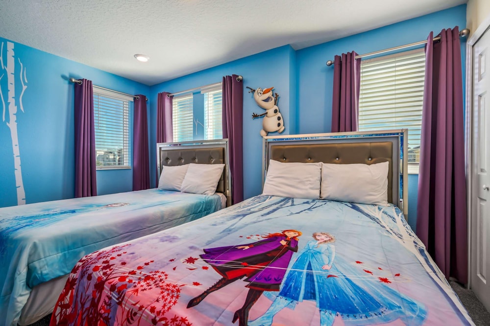 Family Paradise Space Themed Perfect Location - photo 46