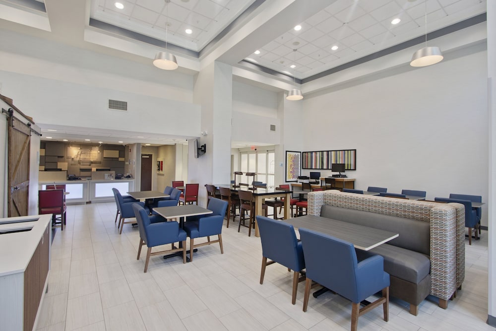 Holiday Inn Express Hotel & Suites Orlando Apopka by IHG - photo 40