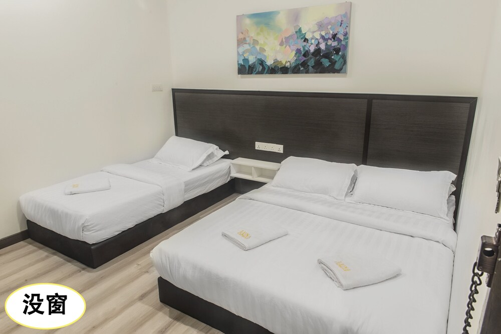 Luna Capsule in Semporna, Malaysia