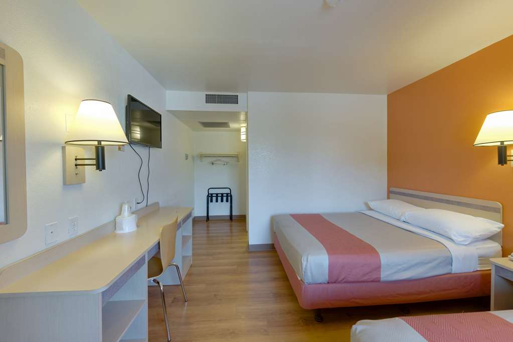 Motel 6 Weed Mount Shasta - photo 21