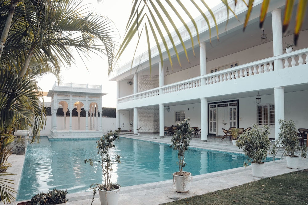 Victoria Mansion - last minute hotel in Udaipur