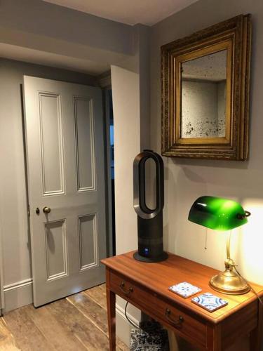 Kings Cross self contained house & private garden — 4-Star Luxury Hotel in London, United Kingdom