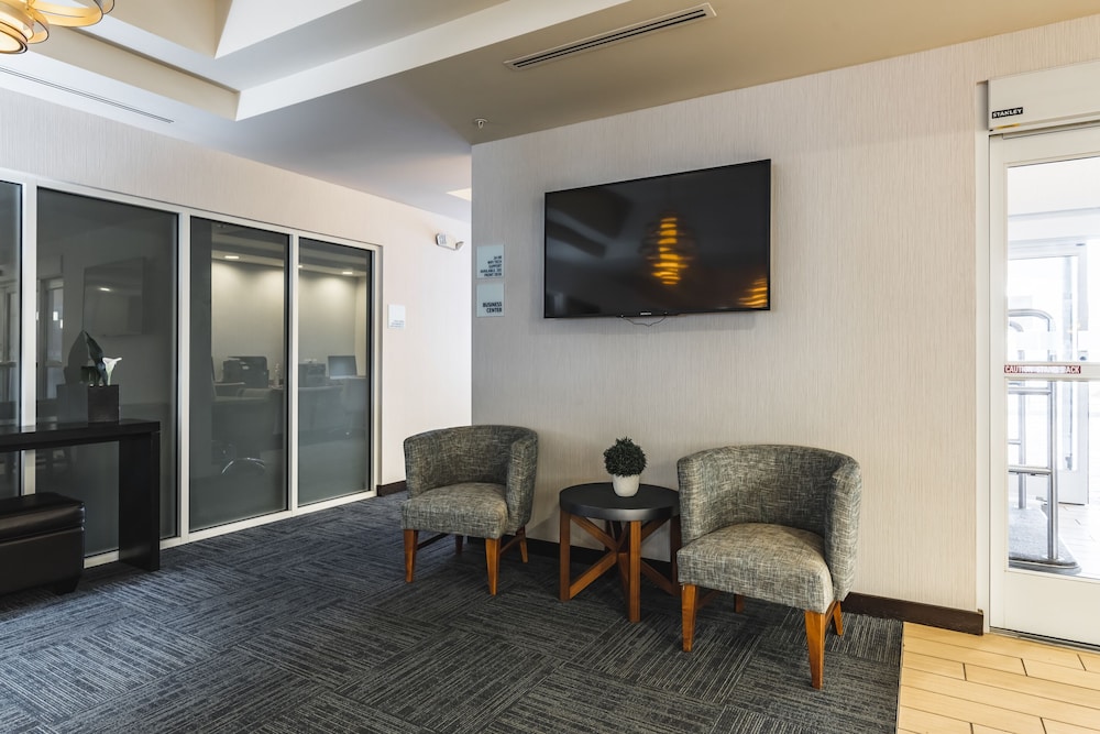 Holiday Inn Express & Suites New Martinsville an IHG Hotel - photo 5