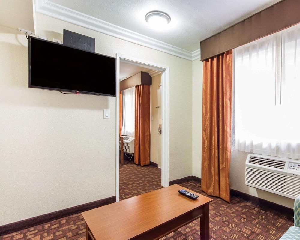 Quality Inn Sacramento Convention Center - photo 20