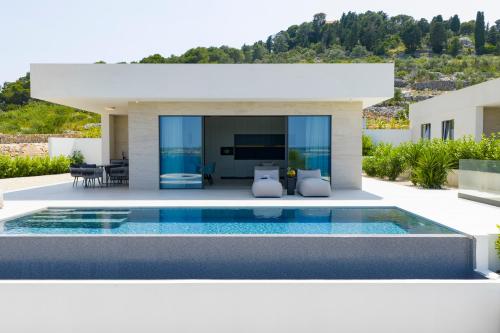 Cloud 9 D5 in Unknown City, Croatia