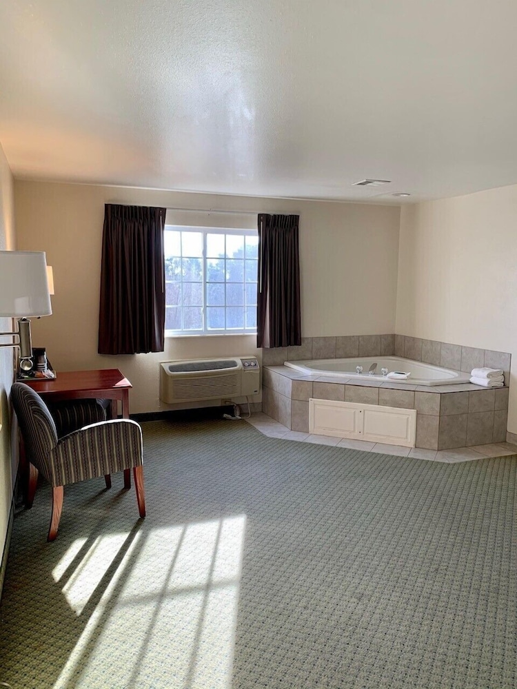 GrandStay Hotel & Suites Becker Big Lake - photo 10