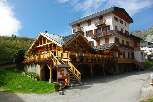 Les Neiges - carbon neutral hotel in Unknown City
