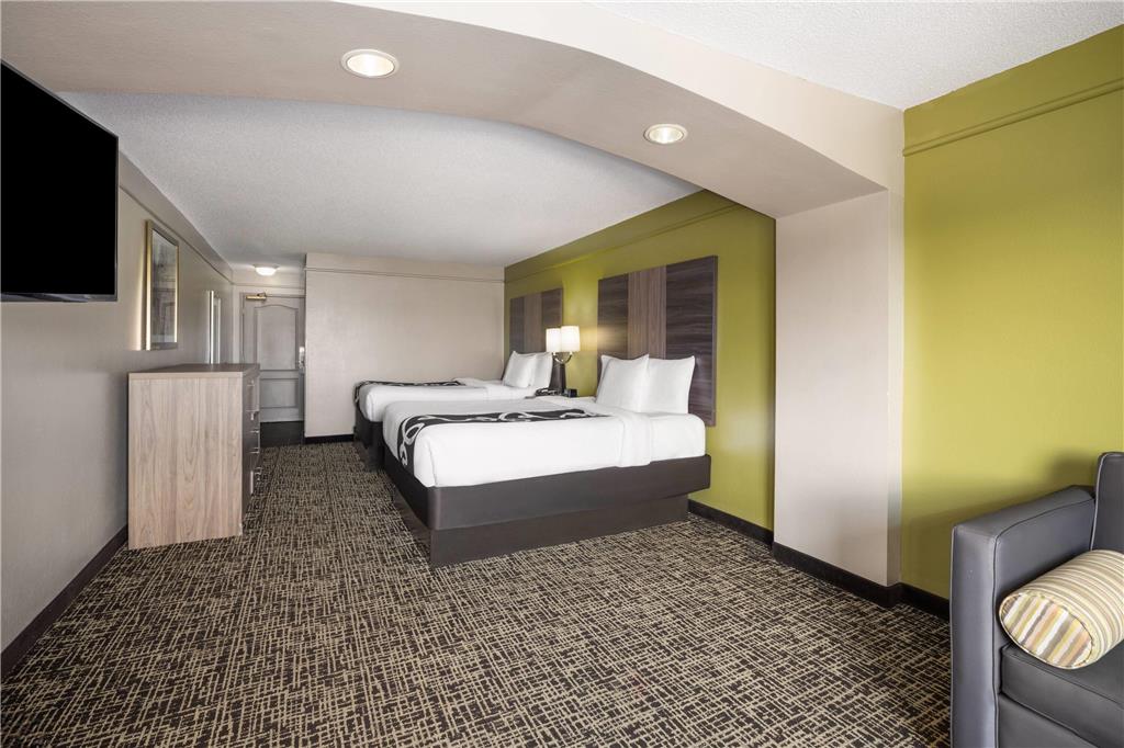La Quinta Inn & Suites by Wyndham Atlanta Stockbridge - photo 30