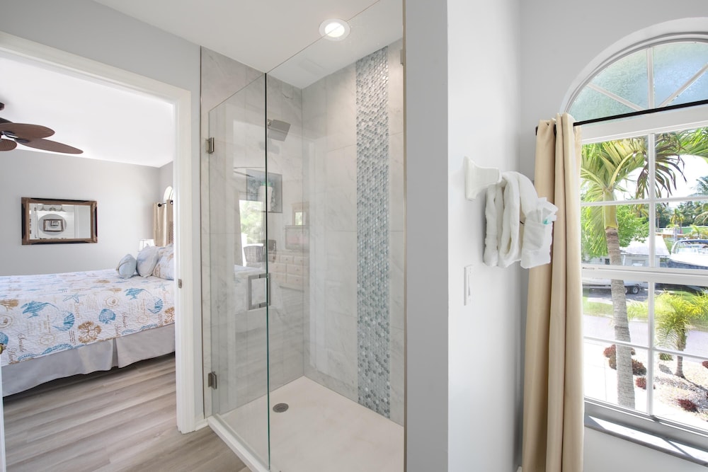 Hidden Treasure by Sun Palace Vacations in Fort Myers Beach, United States