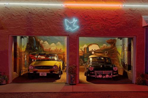 Blue Swallow Motel - photo 9
