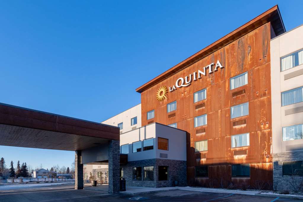 La Quinta Inn & Suites by Wyndham Anchorage Airport - featured photo