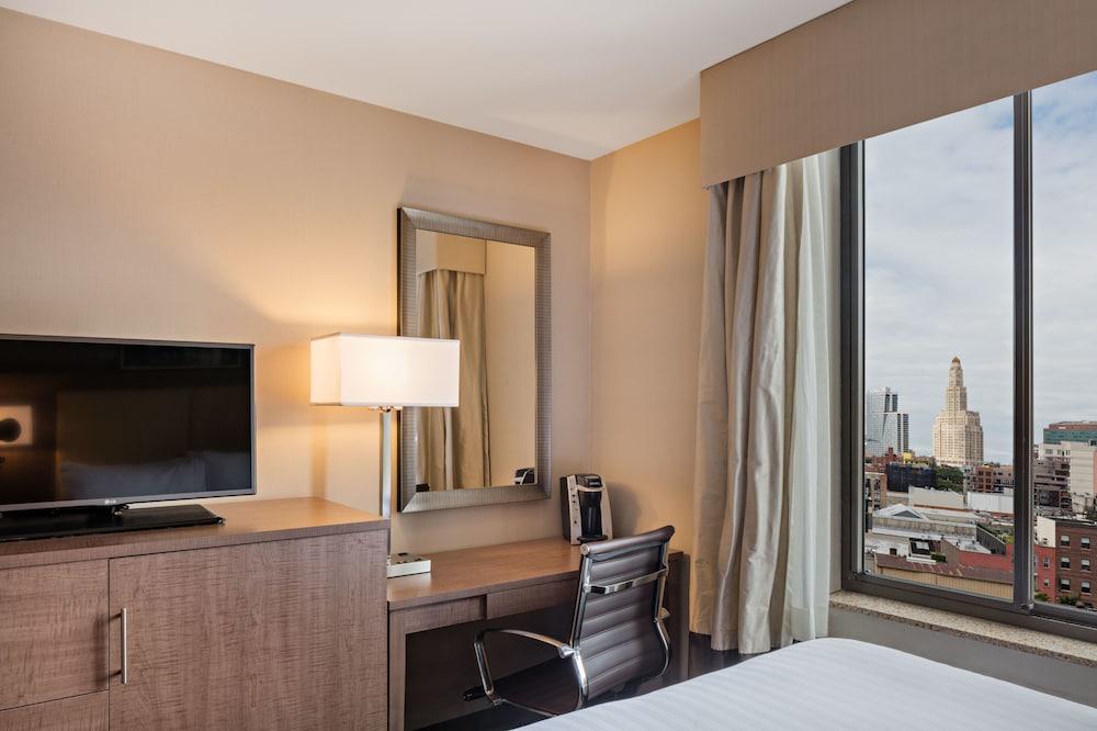 Holiday Inn Express New York Brooklyn - photo 23