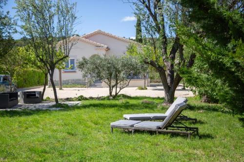 L Orchidee - carbon neutral hotel in Mormoiron