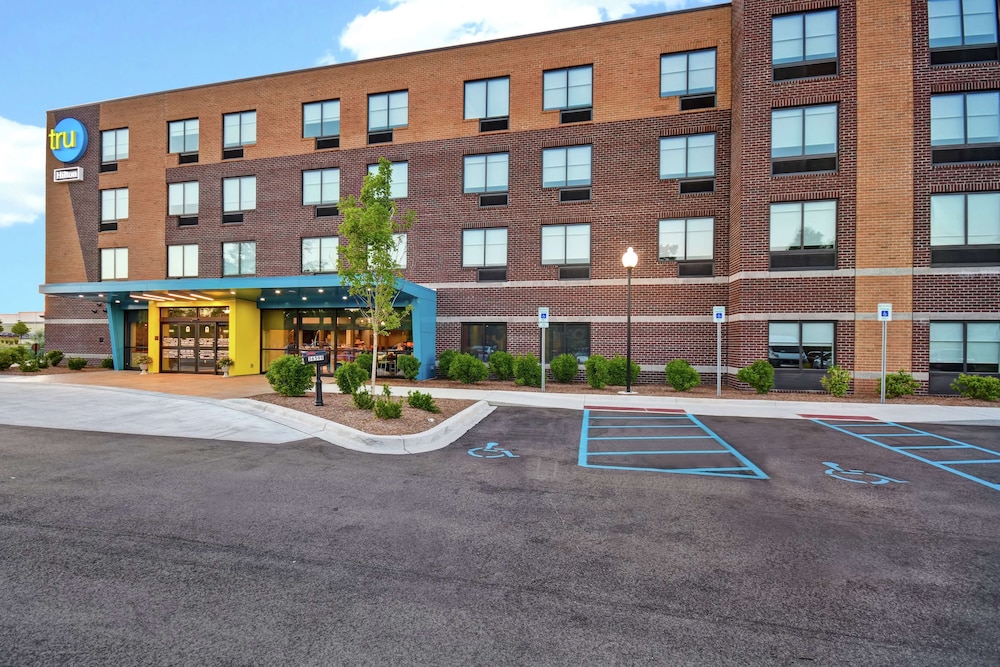 Tru by Hilton Sterling Heights Detroit - photo 34
