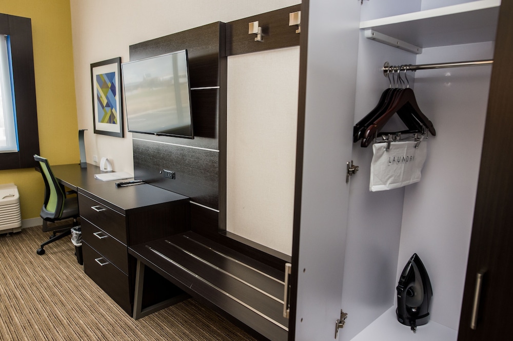 Holiday Inn Express & Suites Marietta by IHG - photo 23