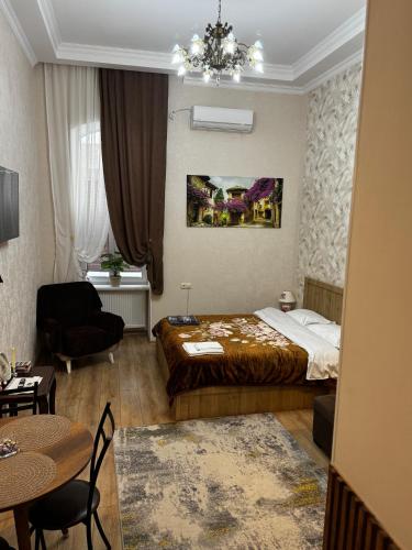 Silver Rooms