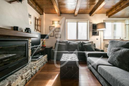 Forcanada by SeaMount Rentals — 4-Star Luxury Hotel in Vielha, Spain