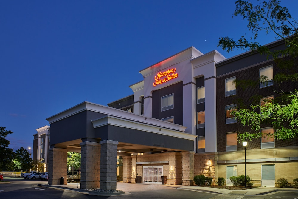 Hampton Inn & Suites Holly Springs - photo 39