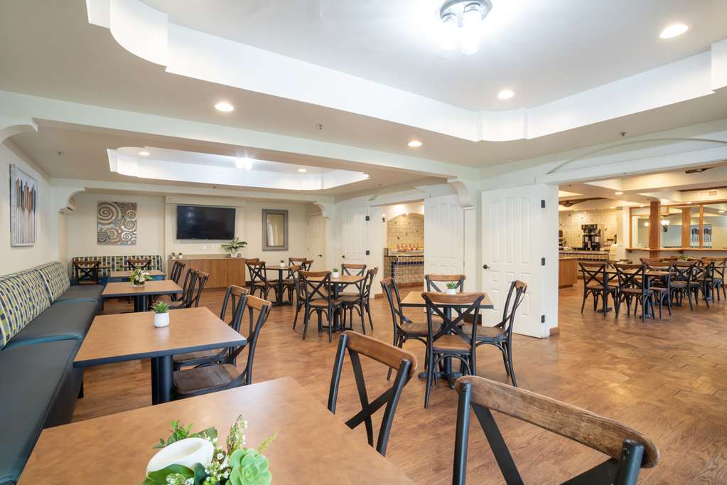 Oxford Suites Pismo Beach - photo 10