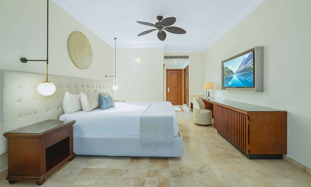 Grand Palladium Select White Sand Resort & Spa All Inclusive