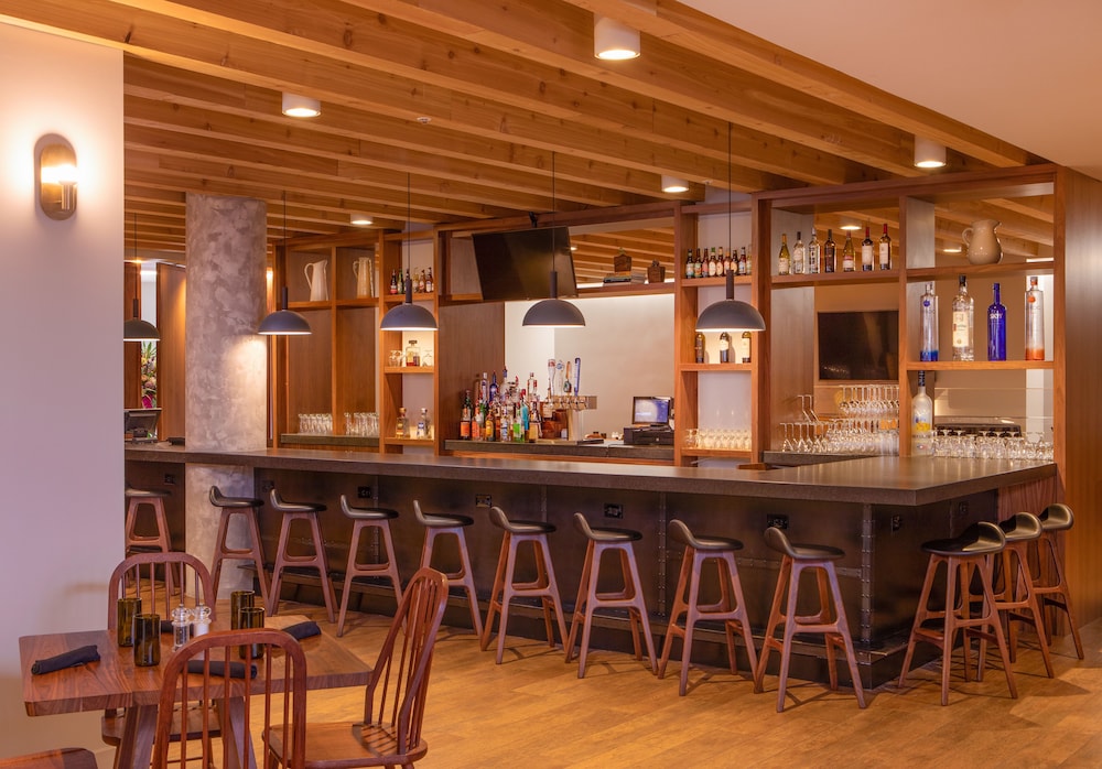 DoubleTree by Hilton Atlanta Windy Hill Ballpark - photo 50