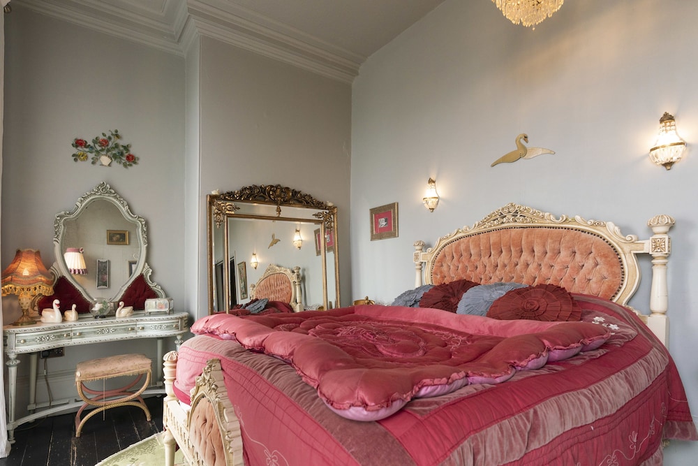 La Rosa Hotel — hotel in Whitby