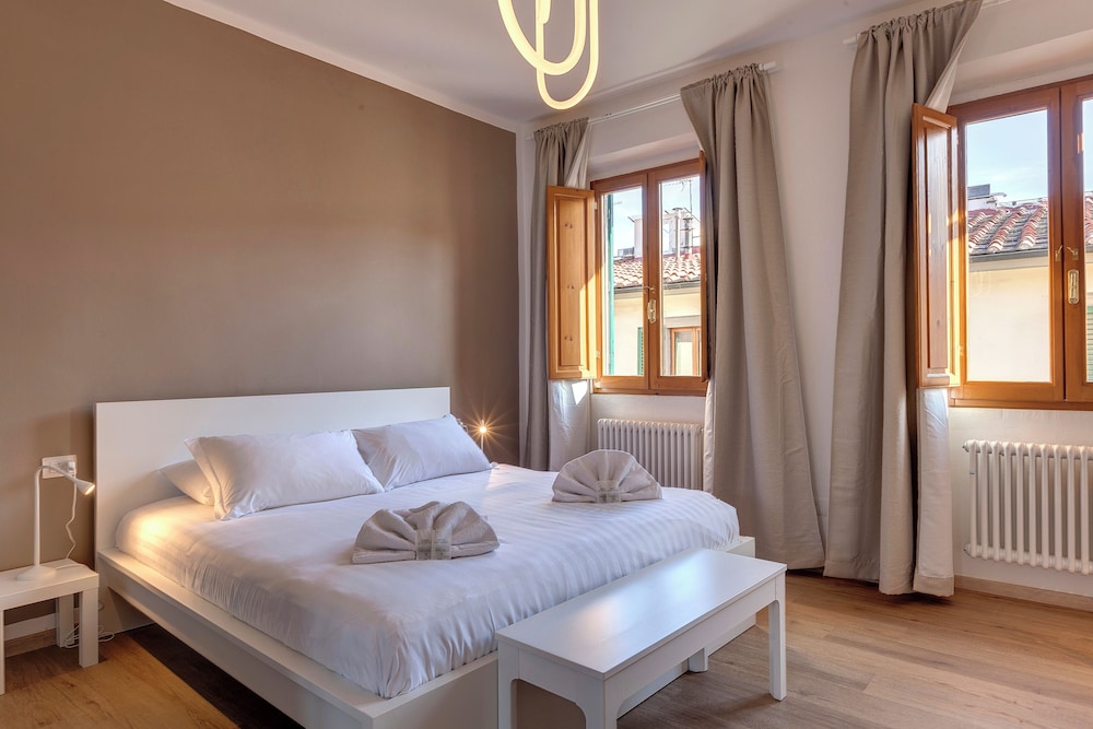Sacha Apartment by Mamo Florence — 4-Star Luxury Hotel in Florence, Italy