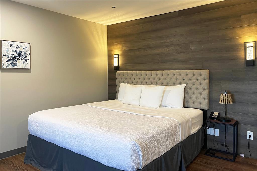 Chateau Hotel and Conference Center - photo 29