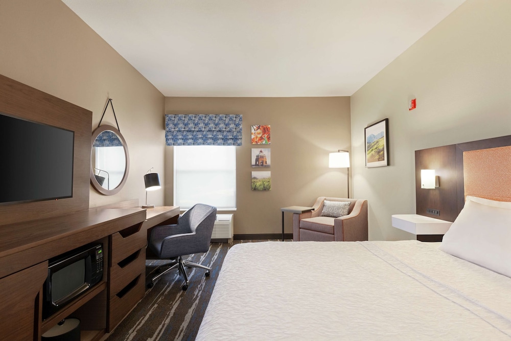 Hampton Inn Tracy - photo 13
