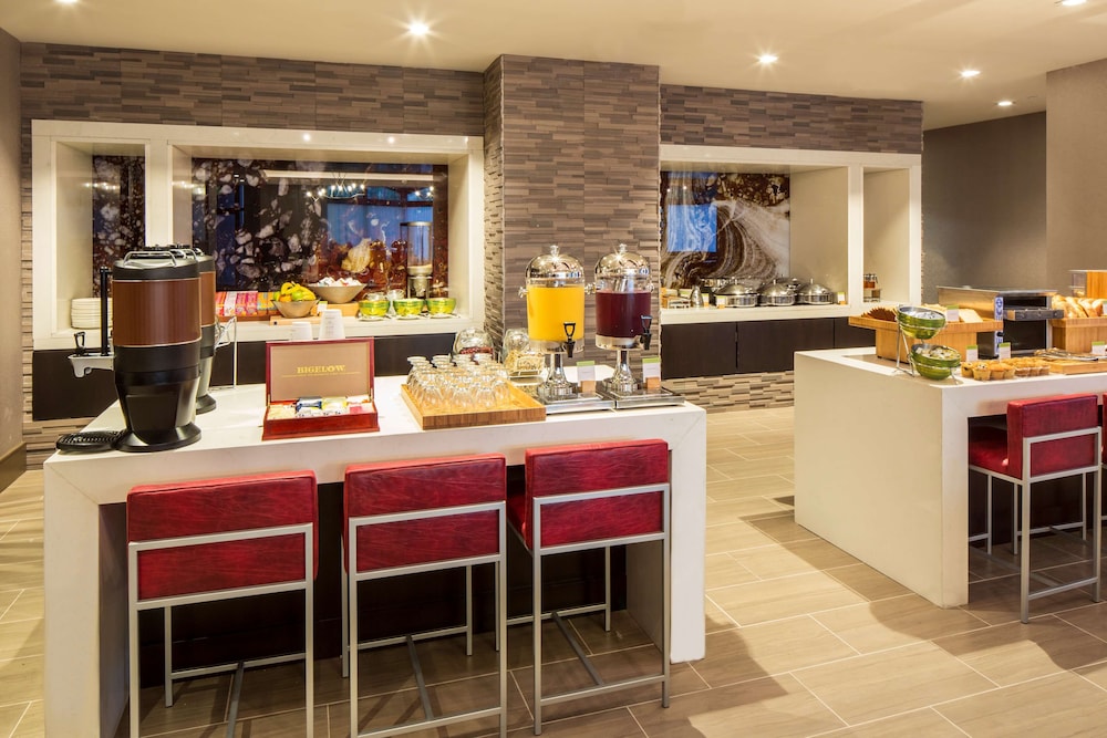 DoubleTree by Hilton Hotel Largo Washington DC - photo 18
