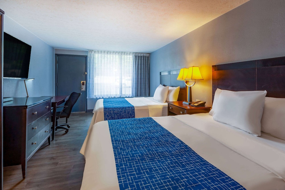 Travelodge By Wyndham Charles Town Harpers Ferry - photo 9
