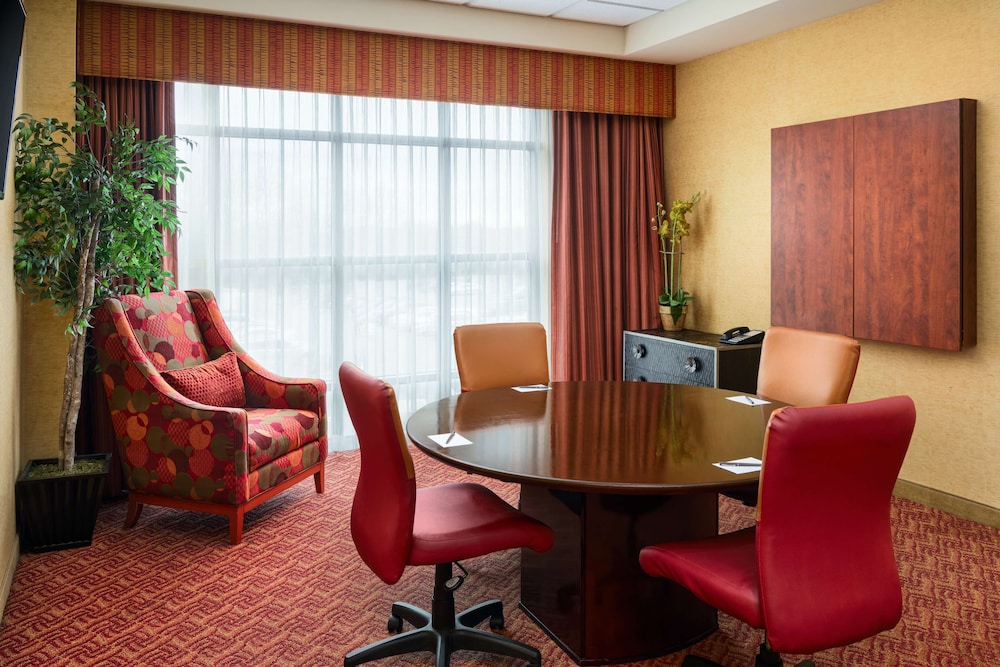 Embassy Suites by Hilton Charlotte Concord Golf Resort & Spa - photo 34