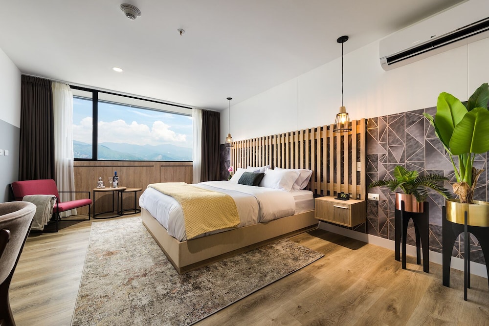 Go Living and Suites by Jalo — 4-Star Luxury Hotel in Medellin, Colombia