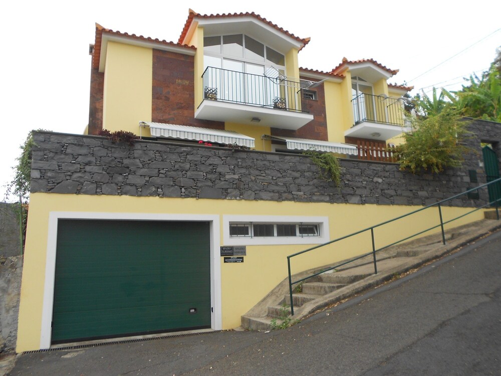 Spazio Accomodations — hotel in Sao Martinho