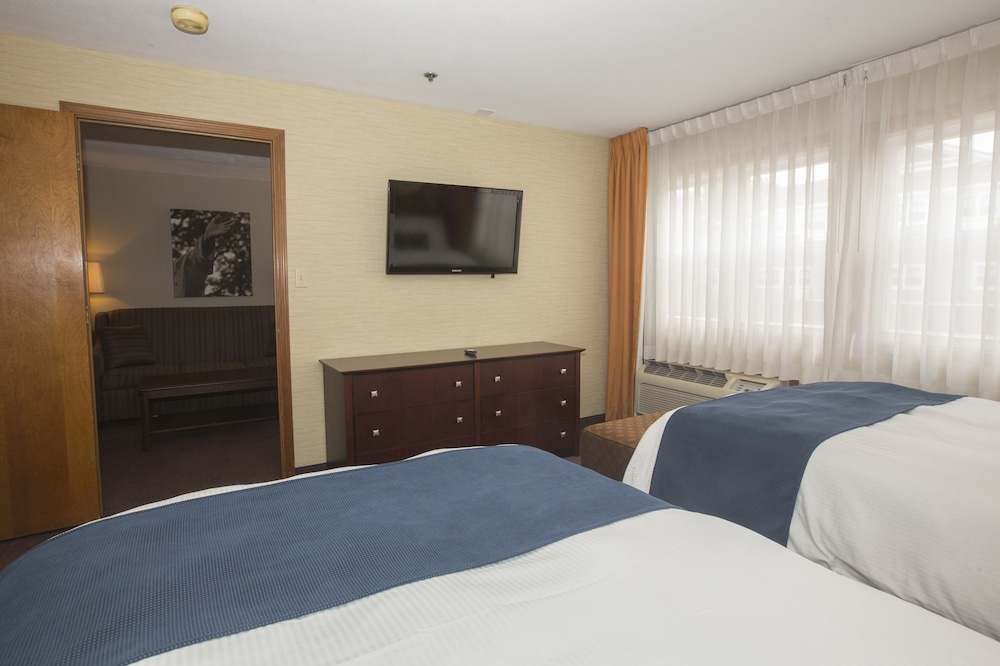 Ivy Court Inn & Suites - photo 15
